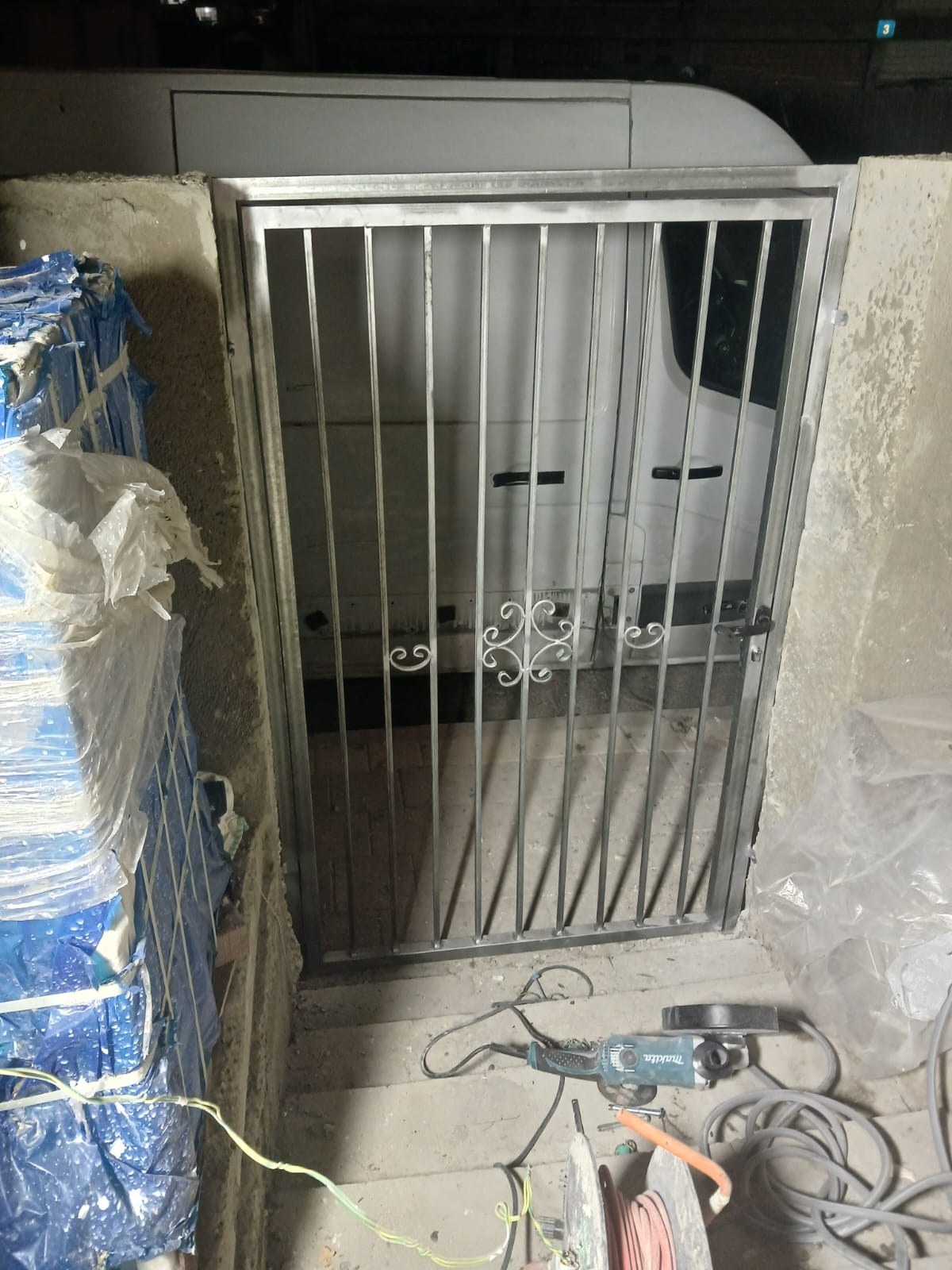 אלוש המסגר – תמונה 2