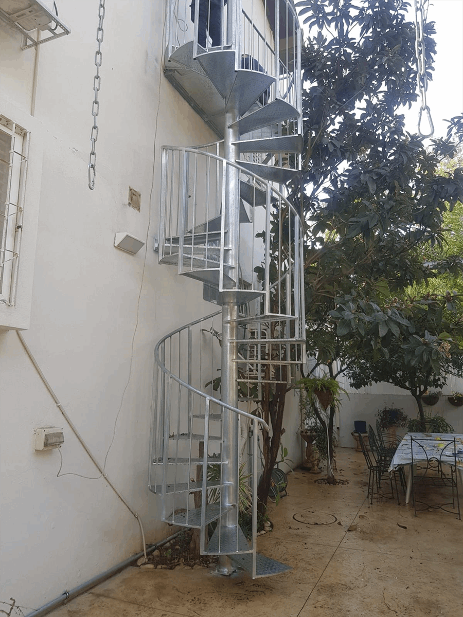 לילך בחור עיצובי מתכת – תמונה 15